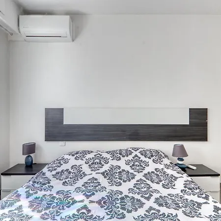 Automatic Check-in - Spacious 50m2 Flat - Quartier Du Port Apartment Nice
