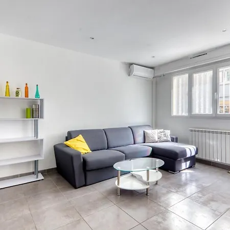 Automatic Check-in - Spacious 50m2 Flat - Quartier Du Port