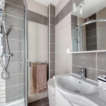 Automatic Check-in - Spacious 50m2 Flat - Quartier Du Port Apartman