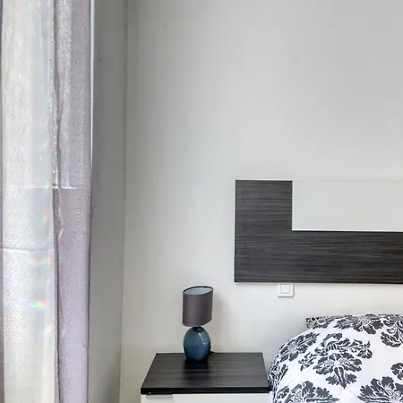 Automatic Check-in - Spacious 50m2 Flat - Quartier Du Port Nice